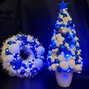 Karácsonyi asztali dísz, Karácsony, Karácsonyi lakásdekoráció, Karácsonyfa, grincsfa, Virágkötés, MESKA