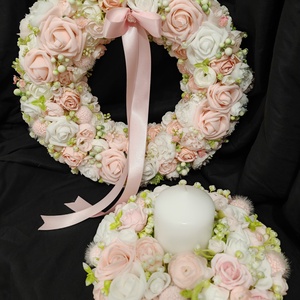 Rózsaszín és fehér virágokkal készült tavaszi kopogtató asztaldísszel - otthon & életmód - dekoráció - ajtó- és ablak dekoráció - ajtódísz & kopogtató - Meska.hu