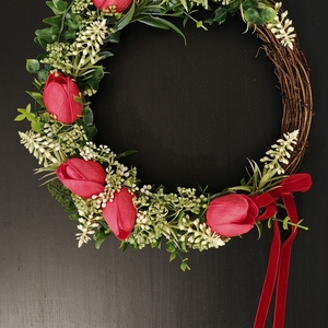 Tavaszi ajtódísz piros tulipánnal, Otthon & Életmód, Dekoráció, Ajtó- és ablak dekoráció, Ajtódísz & Kopogtató, Virágkötés, MESKA