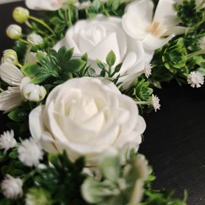 Hófehér virágokkal készült tavaszi Életfa (Tündérfa) kopogtató  - otthon & életmód - dekoráció - ajtó- és ablak dekoráció - ajtódísz & kopogtató - Meska.hu