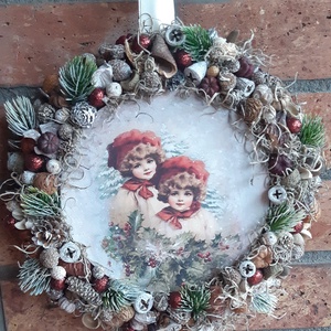 Karácsonyi kopogtató/ajtódísz, Karácsony, Karácsonyi lakásdekoráció, Karácsonyi ajtódíszek, Virágkötés, Viktoriánus stílusú kép adja az ékességét ennek a dísznek melyet gazdagon termésekkel díszítettem.
..., MESKA