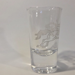 Lovas gravírozott felespohár - otthon & életmód - konyhafelszerelés, tálalás - tálalás - pálinkás poharak, szettek - Meska.hu