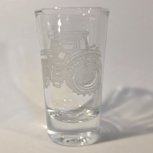 Traktoros gravírozott felespohár - otthon & életmód - konyhafelszerelés, tálalás - tálalás - pálinkás poharak, szettek - Meska.hu