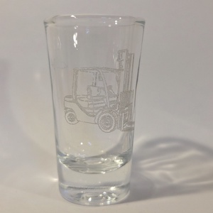 Targoncás gravírozott felespohár - Meska.hu