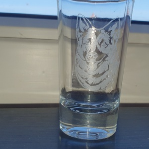 Németjuhász gravírozott felespohár, Otthon & Életmód, Konyhafelszerelés, tálalás, Tálalás, Pálinkás poharak, szettek, , MESKA