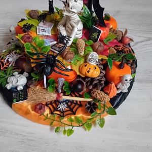 Halloweeni könyves asztaldekoráció - otthon & életmód - dekoráció - asztal és polc dekoráció - asztaldísz - Meska.hu