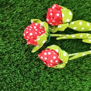 Piros pöttyös textil rózsa - otthon & életmód - virágdekoráció - virágok - szálas virág - Meska.hu