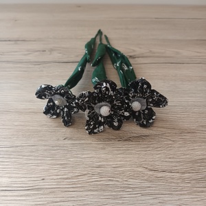 Fekete, fehér mintás nyári textil virágok - otthon & életmód - dekoráció - asztal és polc dekoráció - asztaldísz - Meska.hu