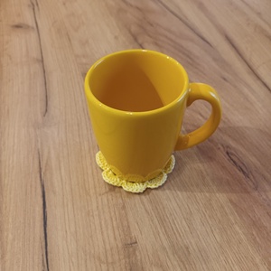 Sárga virágos poháralátét - otthon & életmód - konyhafelszerelés, tálalás - tálalás - tányér- és poháralátét - Meska.hu