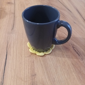 Sárga virágos poháralátét - otthon & életmód - konyhafelszerelés, tálalás - tálalás - tányér- és poháralátét - Meska.hu