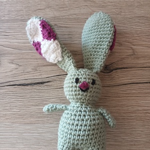 Kockáfülű amigurumi nyuszi - játék & sport - plüssállat & játékfigura - nyuszi - Meska.hu