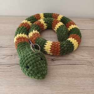 Amigurumi plüss kígyó: Zöldellő - játék & sport - plüssállat & játékfigura - más figura - Meska.hu