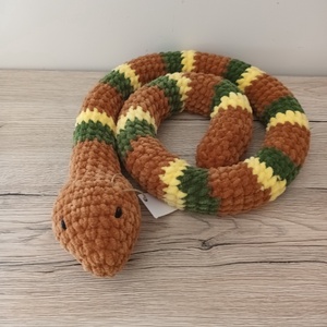 Amigurumi plüss kígyó: Barna, Játék & Sport, Plüssállat & Játékfigura, Más figura, Horgolás, MESKA
