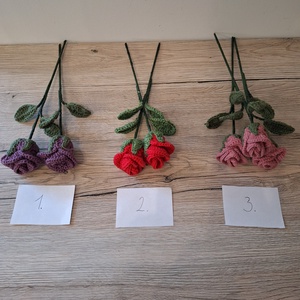 Horgolt rózsák - otthon & életmód - virágdekoráció - virágok - szálas virág - Meska.hu