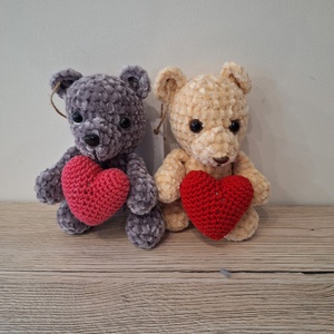 Amigurumi plüss maci szívvel - Meska.hu