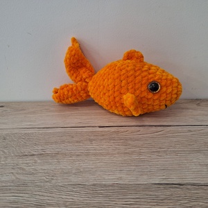 Ari, az amigurumi aranyhal - játék & sport - plüssállat & játékfigura - hal - Meska.hu