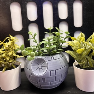 Star Wars Virágtartó virággal, Otthon & Életmód, Dekoráció, Asztal és polc dekoráció, Asztaldísz, Mindenmás, MESKA