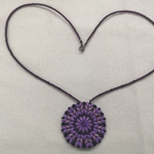 Üde lila nyaklánc Swarowskival - ékszer - nyaklánc - medálos nyaklánc - Meska.hu