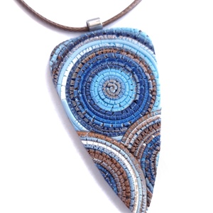 Kék-barna spirálos ékszergyurma nyaklánc , Ékszer, Nyaklánc, Medálos nyaklánc, Ékszerkészítés, Gyurma, MESKA