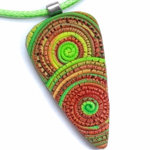 Zöld-barna, spirálos ékszergyurma nyaklánc , Ékszer, Nyaklánc, Medálos nyaklánc, Ékszerkészítés, Gyurma, MESKA