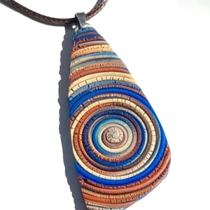 Kék-barna spirál, ékszergyurma nyaklánc  - Meska.hu