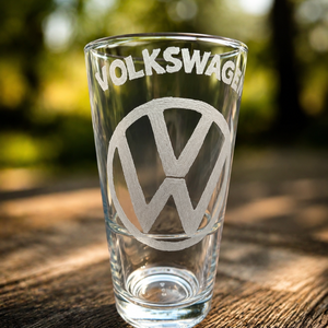 Egyedi kézzel gravírozott Volkswagen üvegpohár (420 ml) � Ajándék autórajongóknak - Meska.hu
