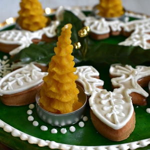 Mézeskalács adventi koszorú méhviasz gyertyával  - karácsony - Meska.hu