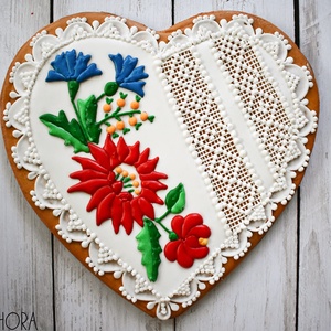 Mézeskalács szív kalocsai virágcsokor díszítéssel - Meska.hu