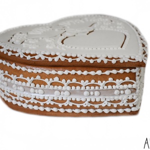 Mézeskalács doboz fehér galambos esküvőre, évfordulóra - esküvő - emlék & ajándék - doboz - Meska.hu