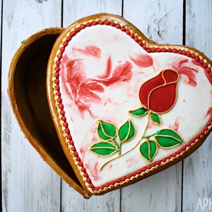 Mézeskalács doboz márványos alapon rózsa mintával - Meska.hu