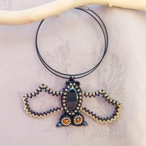 Arany denevér gyöngyfűzött nyaklánc  - otthon & életmód - dekoráció - halloween - halloweeni ékszerek - Meska.hu