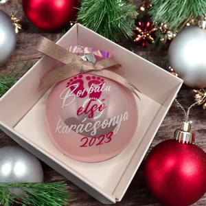 Díszdoboz+Első karácsony egyedi 8 cm-es üveggömb., Karácsony, Karácsonyi lakásdekoráció, Karácsonyfadíszek, Mindenmás, MESKA