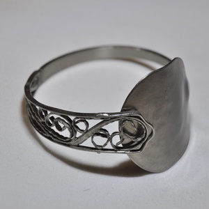 'Curly Circle' - csillogó fém karkötő antik kanálból (KK012) - ékszer - karkötő - karperec - Meska.hu 'Curly Circle' - csillogó fém karkötő antik kanálból (KK012) - ékszer - karkötő - karperec - Meska.hu