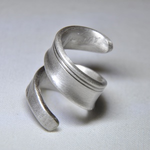 Gyönyörű ezüstözött gyűrű (GY072), Ékszer, Gyűrű, Fonódó gyűrű, Fémmegmunkálás, Ékszerkészítés, MESKA