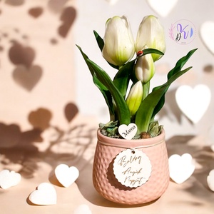 DEKOR TULIPÁN KASPÓBAN AJÁNDÉK TÁBLÁCSKÁVAL FEHÉR - Meska.hu