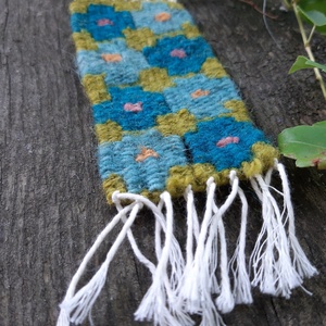 Kicsivirágos könyvjelző- békazöld - könyv & zene - könyvjelző - Meska.hu