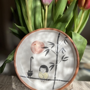 Kézzel festett desszertes tányér � kislány, cica és bambusz (15 cm) - otthon & életmód - konyhafelszerelés, tálalás - tálalás - tányér & étkészlet - Meska.hu