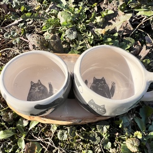 Cicás kerámia szett � nyújtózó macskával és meghitt, játékos pillanatokkal - otthon & életmód - konyhafelszerelés, tálalás - tálalás - teás- és kávés pohár, készlet - Meska.hu