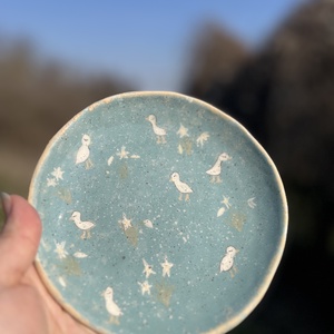 Kézzel festett tavaszi desszerttányér � Kislibák és nárciszok - otthon & életmód - konyhafelszerelés, tálalás - tálalás - tányér & étkészlet - Meska.hu