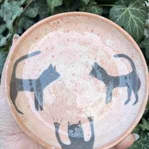 Kézzel festett  kerámia tál � Fekete macskák  - otthon & életmód - konyhafelszerelés, tálalás - tálalás - tányér & étkészlet - Meska.hu
