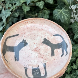 Kézzel festett  kerámia tál � Fekete macskák  - otthon & életmód - konyhafelszerelés, tálalás - tálalás - tányér & étkészlet - Meska.hu