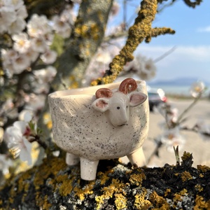 Kézműves kerámia Bárányka, Otthon & Életmód, Virágdekoráció, Virágtartó, Váza, Agyagozás, MESKA