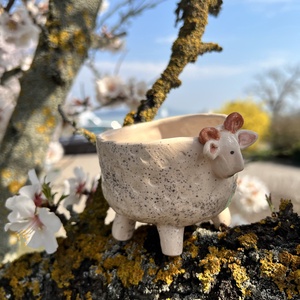 Kézműves kerámia Bárányka - otthon & életmód - virágdekoráció - virágtartó - váza - Meska.hu