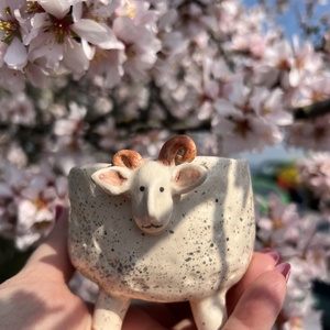 Kézműves kerámia Bárányka - otthon & életmód - virágdekoráció - virágtartó - váza - Meska.hu