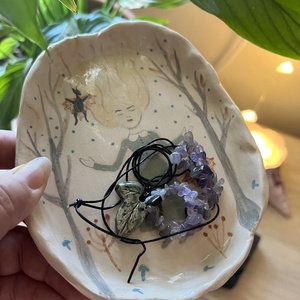 Milisztikus kerámia ékszertartó tálka  Kézzel festett boszorkányos gyűrűtartó és kristálytartó tál Witchy és Goblincore  - Meska.hu