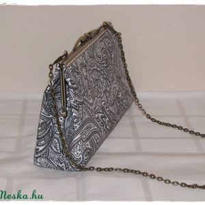 Kézi táska 18 cm-es fém kerettel, lánccal -  - Meska.hu
