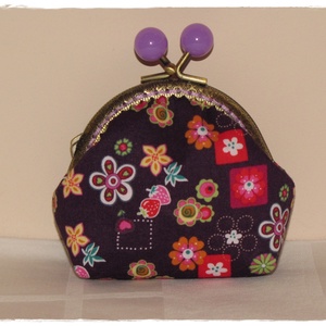 Kis pénztárca 8,5 cm-es piros candy beads kapcsos kerettel - Meska.hu