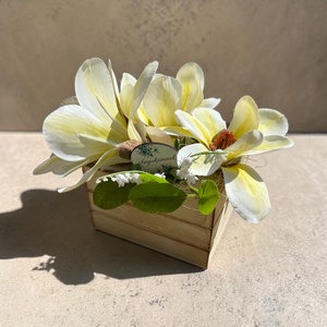 � Anyák napi magnóliás virágbox � kézzel készült dekoráció -  - Meska.hu