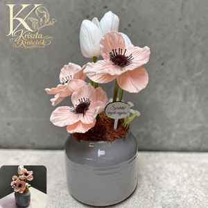  Pipacsos�tulipános asztaldísz � elegáns, szürke kaspóban  - Meska.hu