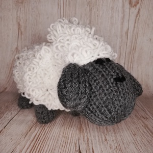 Kötött bárány - Meska.hu